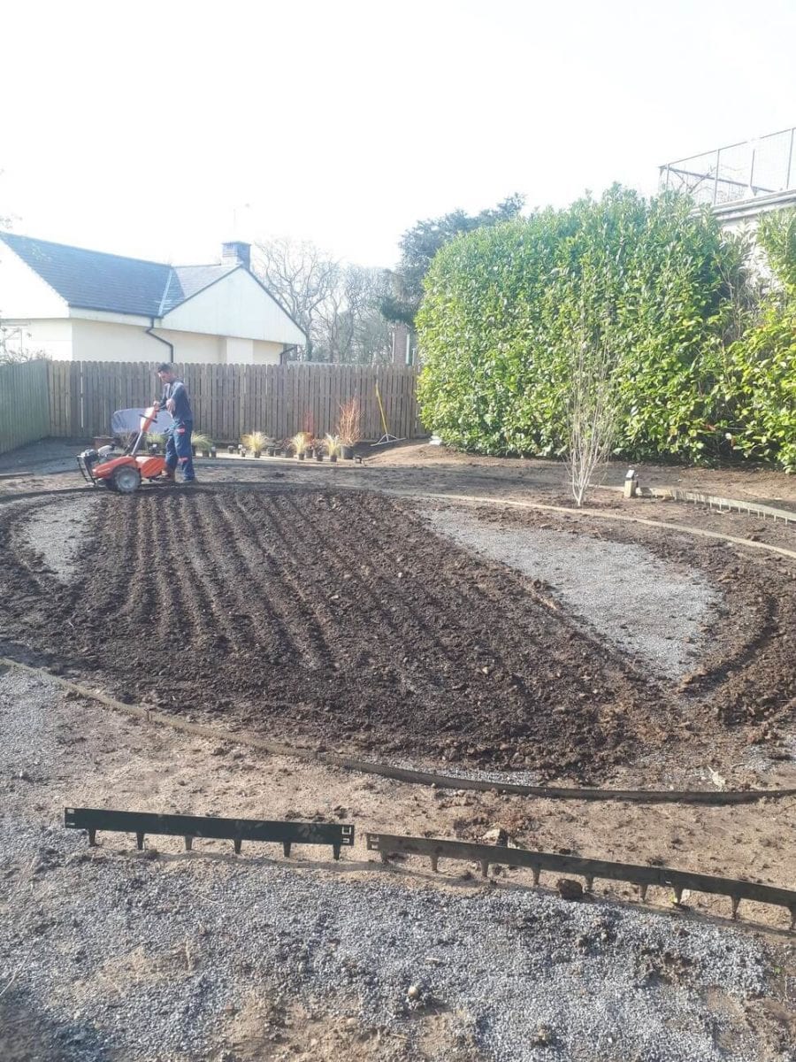 Quality grade screened topsoil to BS3882